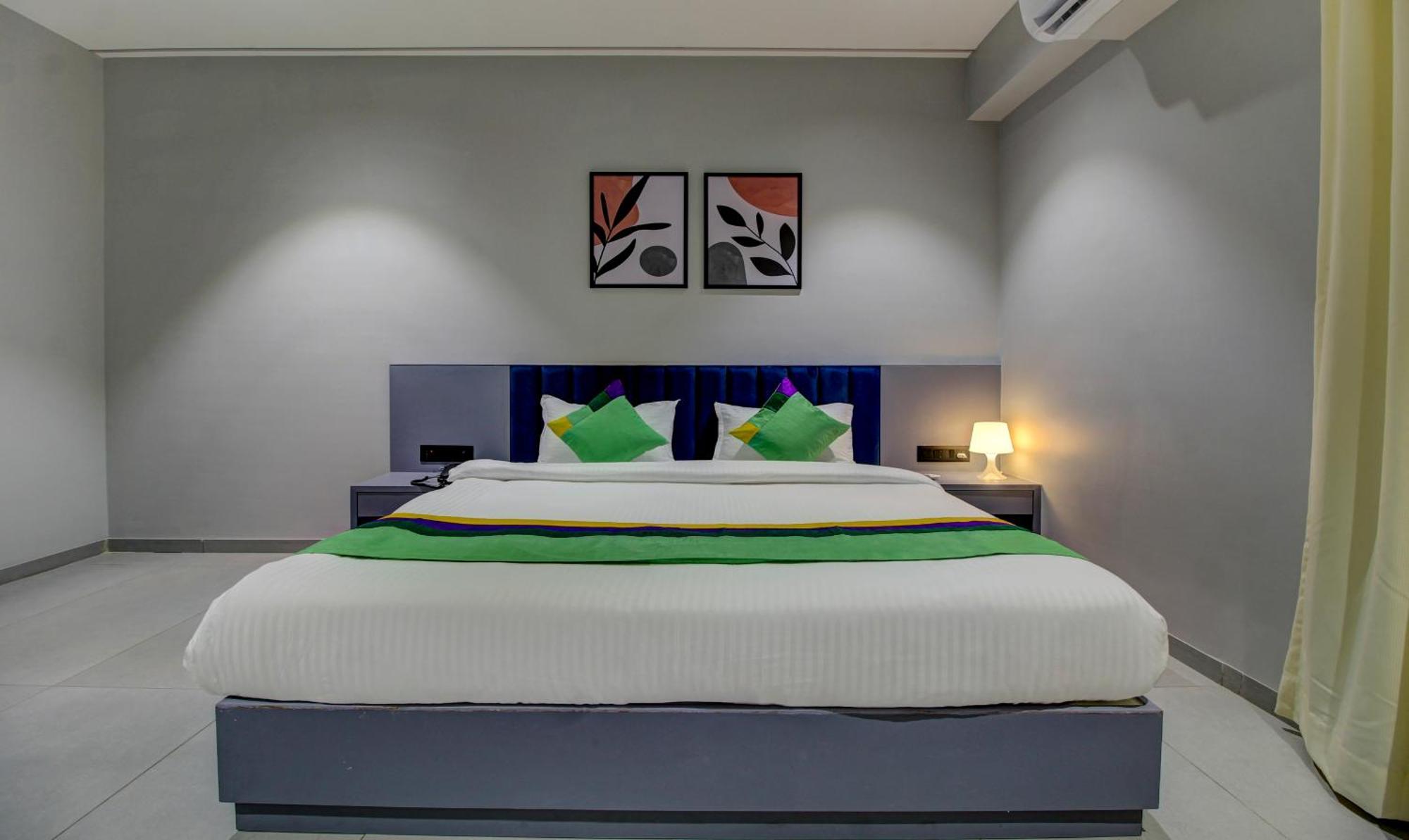 Comfort Inn Baner- Indian Nationals Only Pune Extérieur photo