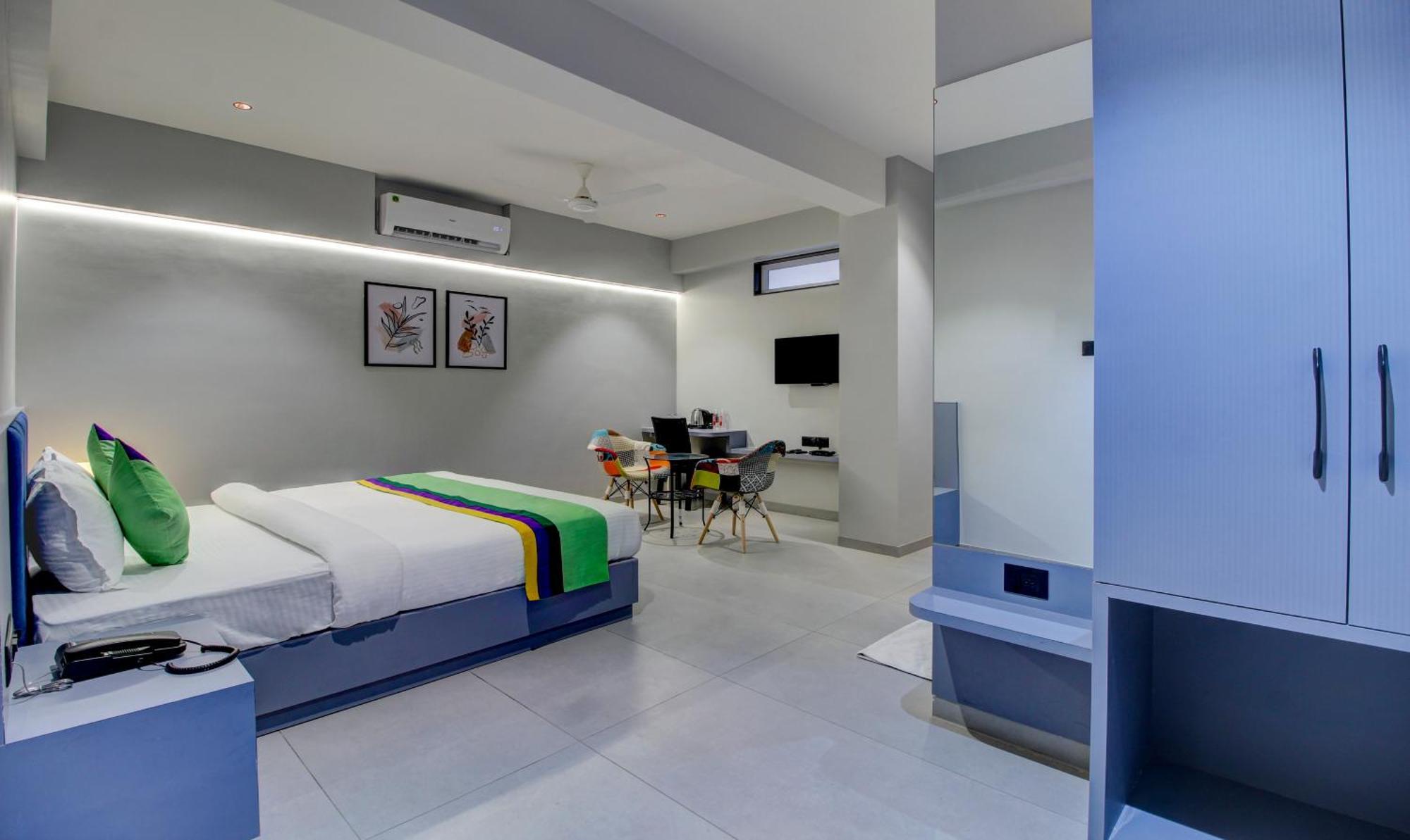 Comfort Inn Baner- Indian Nationals Only Pune Extérieur photo