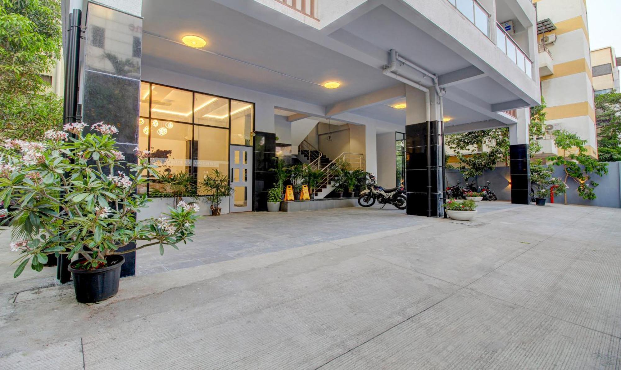 Comfort Inn Baner- Indian Nationals Only Pune Extérieur photo